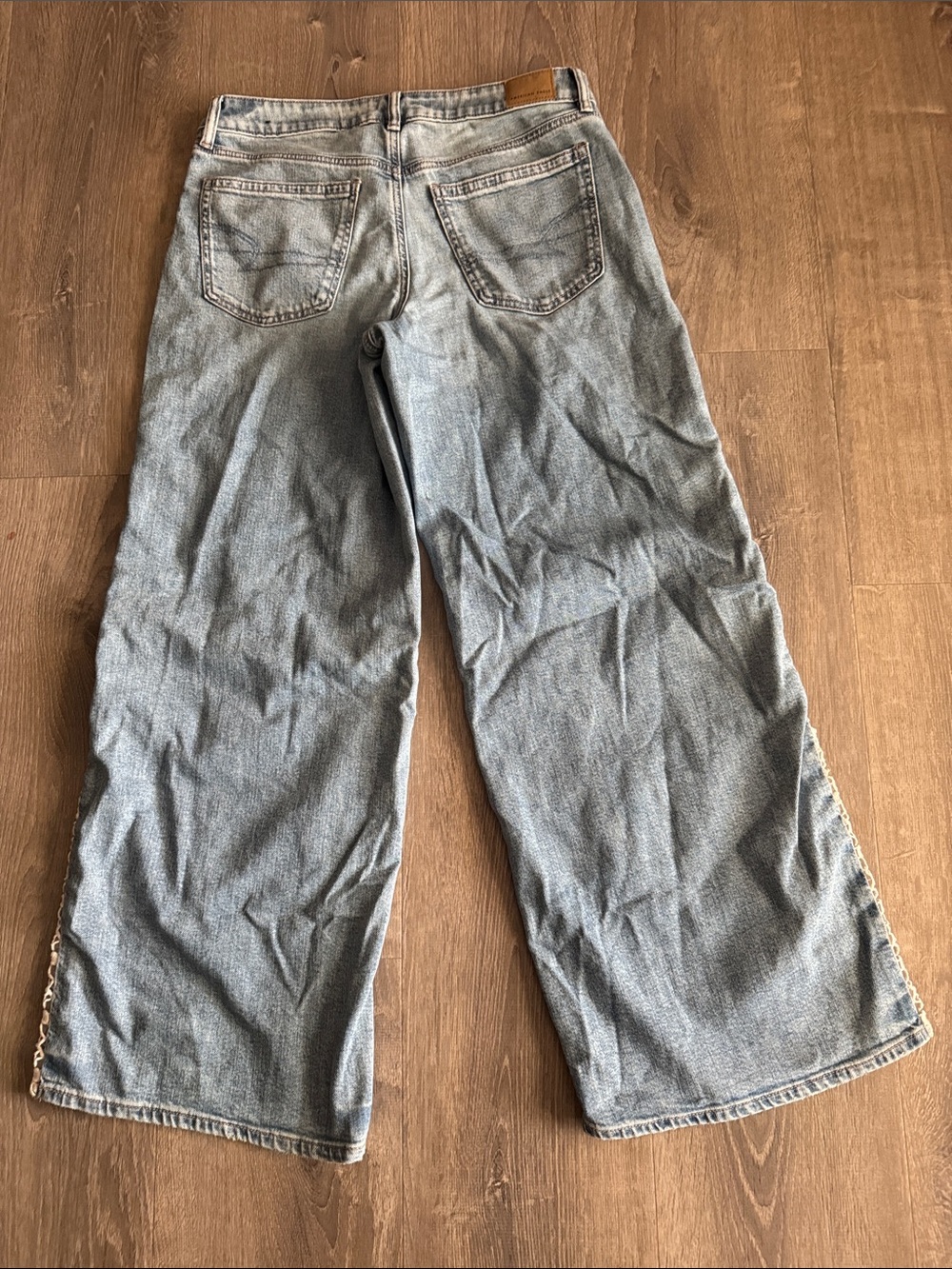 American Eagle Low Rise Ultra Wide Leg Jean - Picture 3 of 4